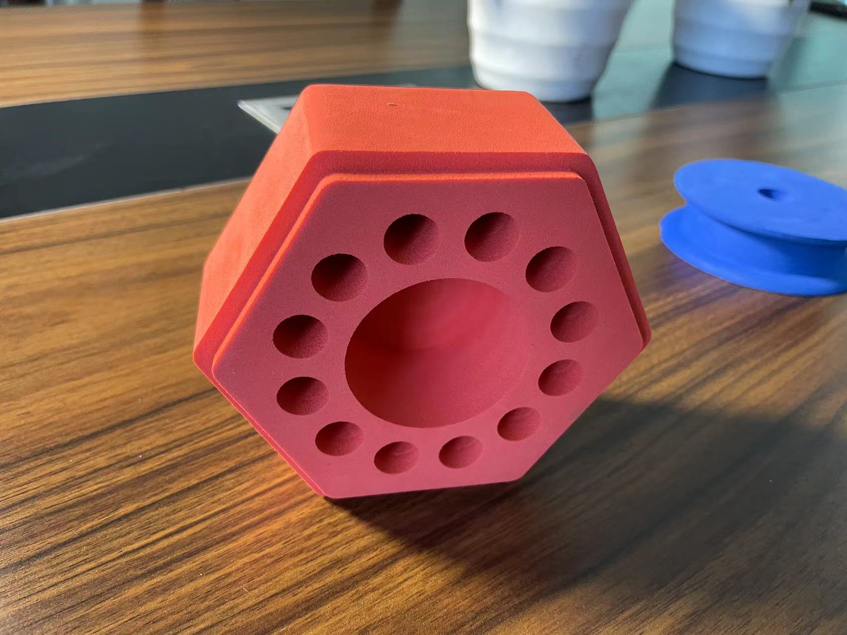 Mitä eroa on EVA -vaahdon ja muiden materiaalien välillä?